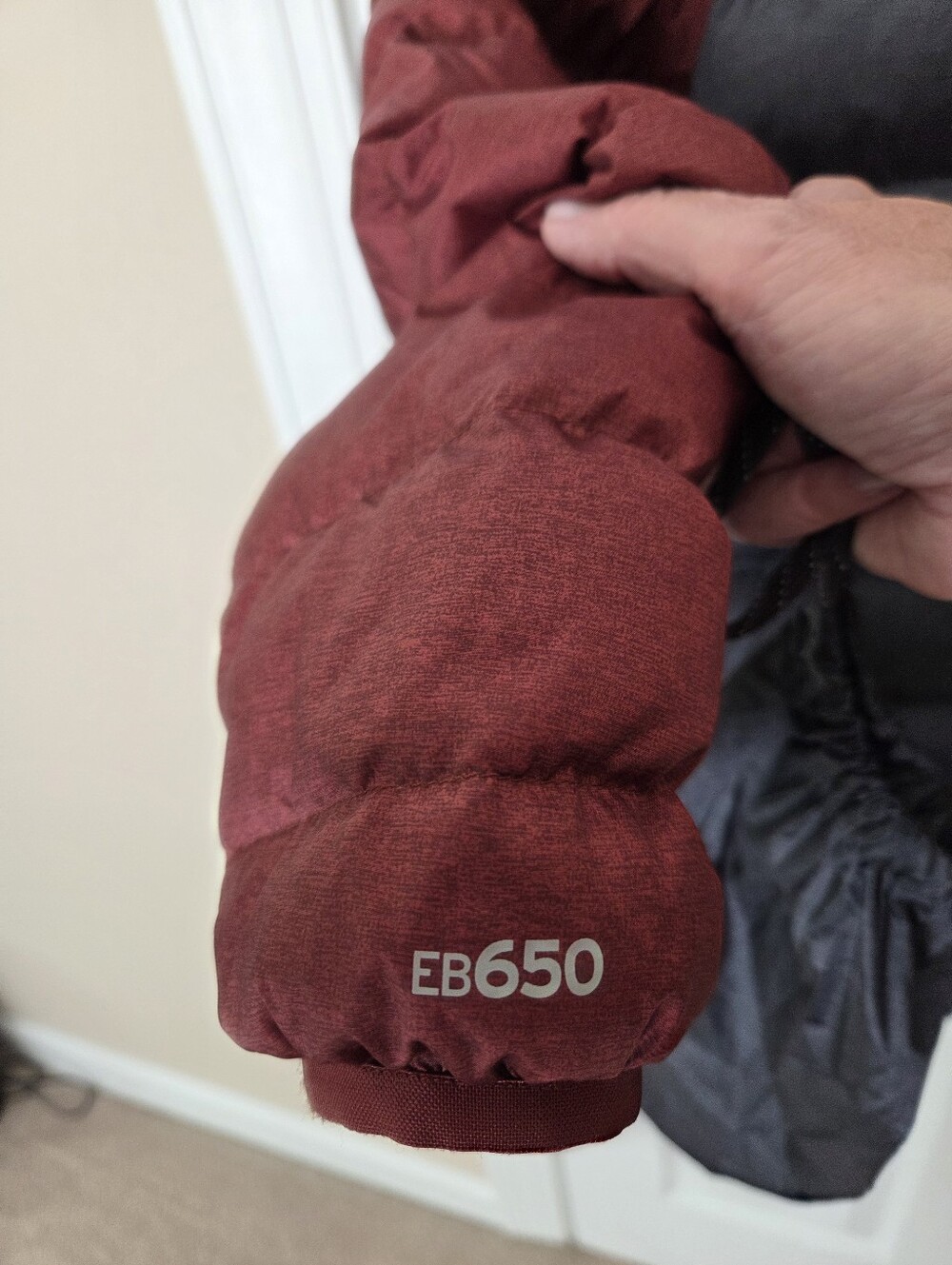Eddie Bauer Puffer Jacket - Picture 4 of 10